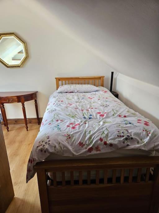 House In Historic Winchester Luaran gambar