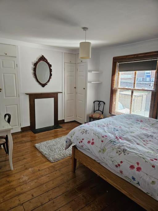 House In Historic Winchester Luaran gambar