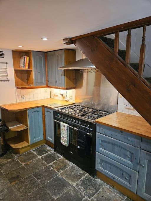 House In Historic Winchester Luaran gambar