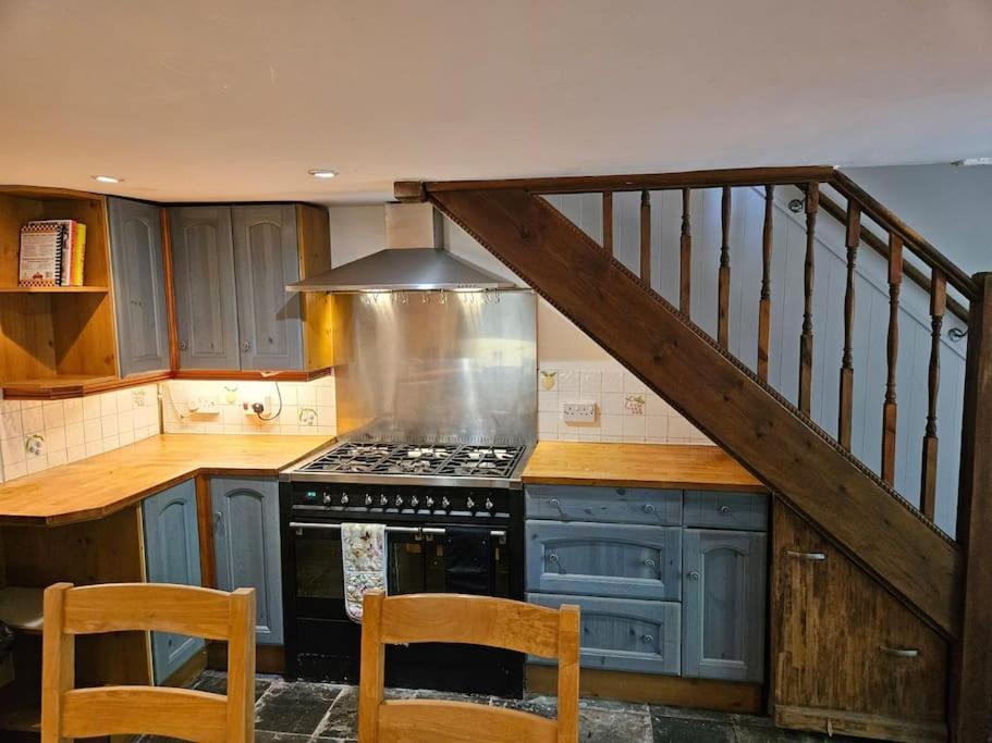 House In Historic Winchester Luaran gambar